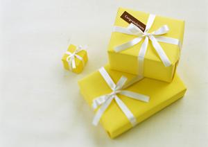 無料サンプルもあるブライダルネイル販売サイト